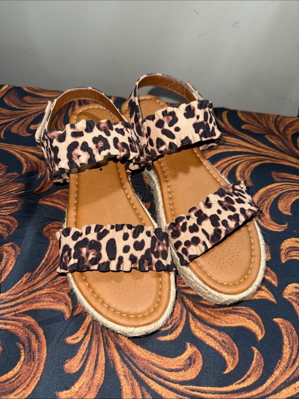 NWT Women’s 10 Pierre Dumas Leopard Print Sandals - Tan & Black